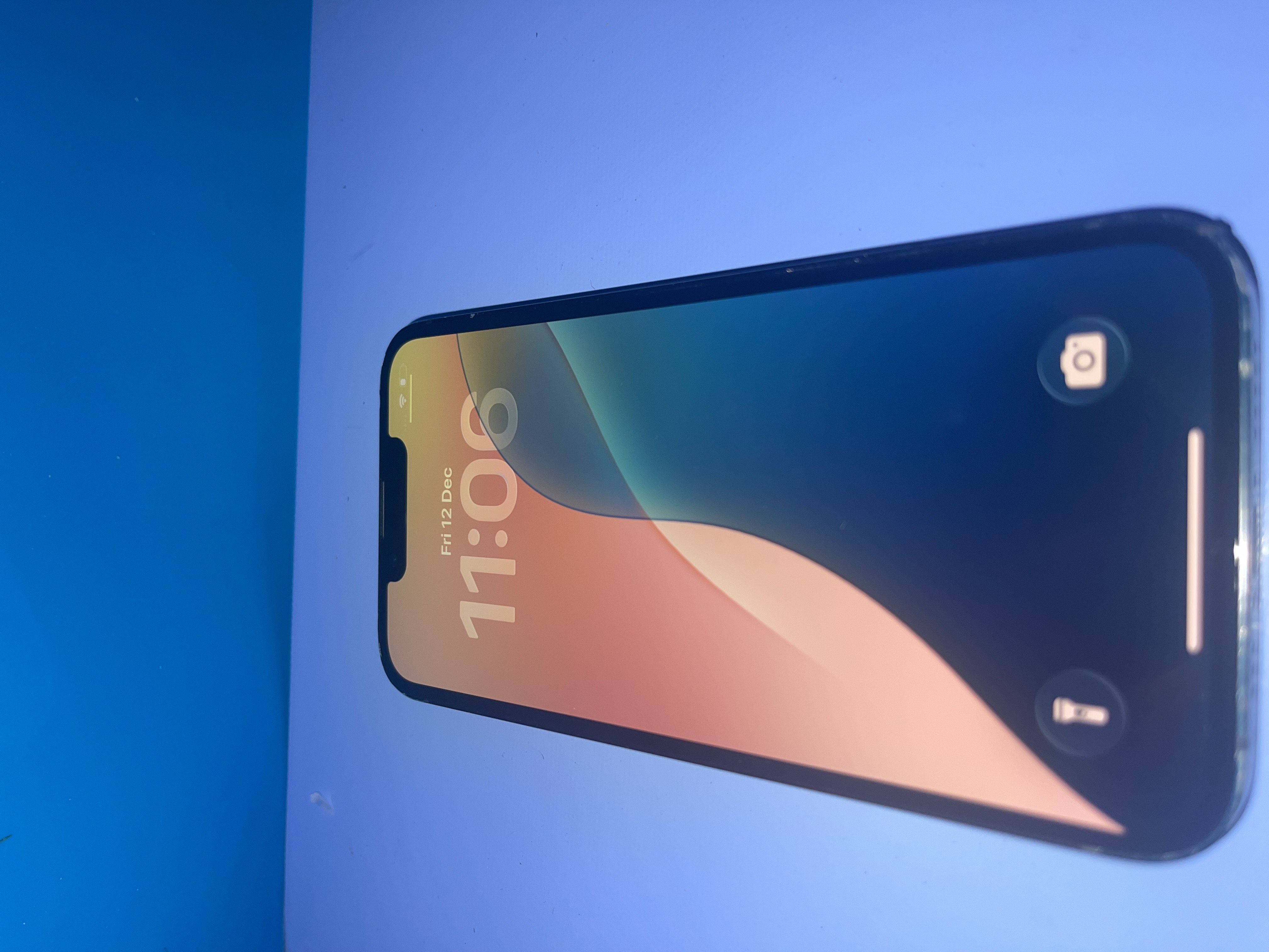 Renoverad iPhone 13 128GB Svart till salu - AM Mobilservice